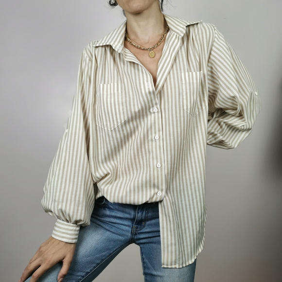 Vintage minimalist Large button up blouse shirt - Picture 4 of 9